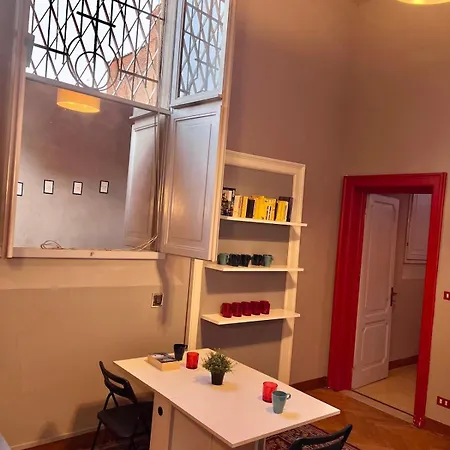 The Window On The Courtyard, Entire - La Finestra Sul Cortile, Intero Bolonya