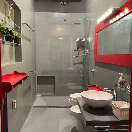 The Window On The Courtyard, Entire - La Finestra Sul Cortile, Intero * Bolonya