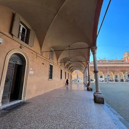 The Window On The Courtyard, Entire - La Finestra Sul Cortile, Intero Appartamento