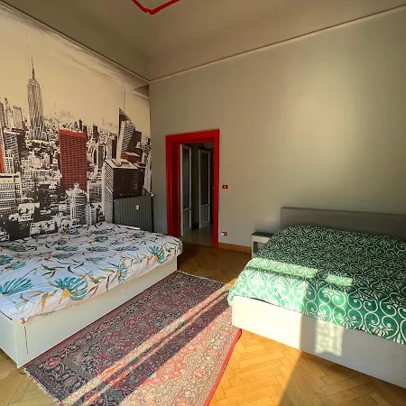 The Window On The Courtyard, Entire - La Finestra Sul Cortile, Intero Lägenhet *