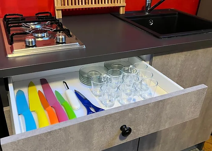 The Window On The Courtyard, Entire - La Finestra Sul Cortile, Intero Bolonia