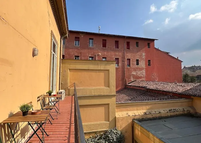 The Window On The Courtyard, Entire - La Finestra Sul Cortile, Intero شقة بولونيا