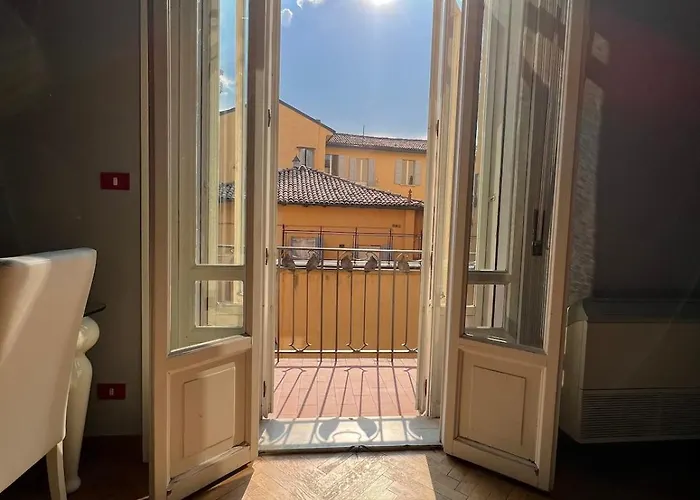 The Window On The Courtyard, Entire - La Finestra Sul Cortile, Intero