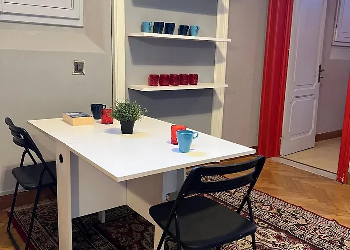 شقة The Window On The Courtyard, Entire - La Finestra Sul Cortile, Intero