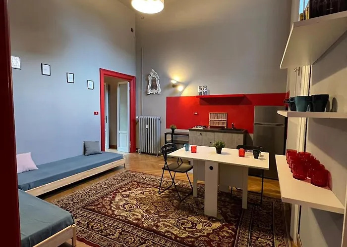 The Window On The Courtyard, Entire - La Finestra Sul Cortile, Intero بولونيا