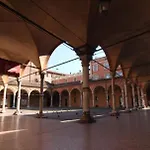 The Window On The Courtyard, Entire - La Finestra Sul Cortile, Intero Apartment