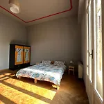 Apartment The Window On The Courtyard, Entire - La Finestra Sul Cortile, Intero *