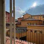 The Window On The Courtyard, Entire - La Finestra Sul Cortile, Intero Apartment